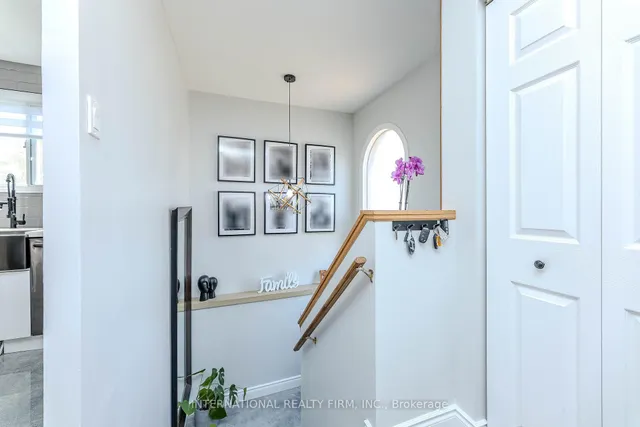 Additional image 6 of 1291 Consort Cres