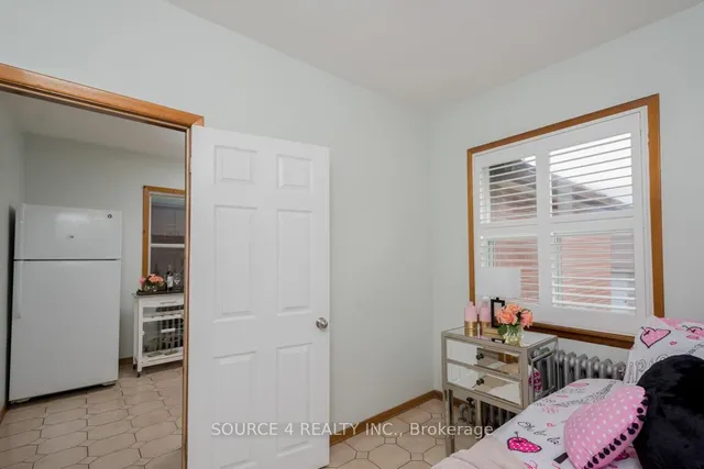 Additional image 12 of 199 Earlscourt Ave