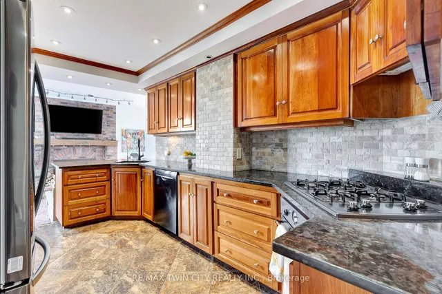 Additional image 19 of 103 Belleview Ave