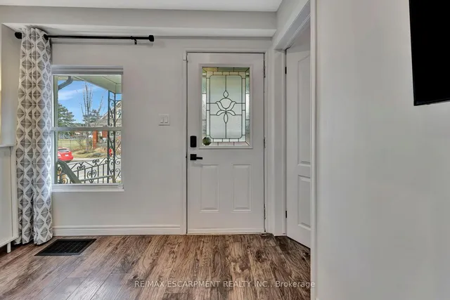 Additional image 5 of 65 Connaught Ave