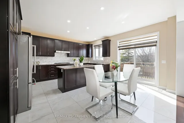 Additional image 7 of 71 Chaumont Dr