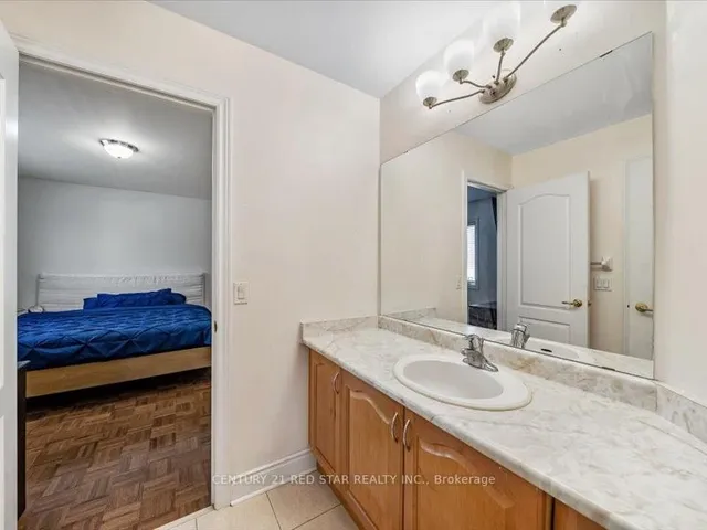 Additional image 29 of 31 Eiffel Blvd