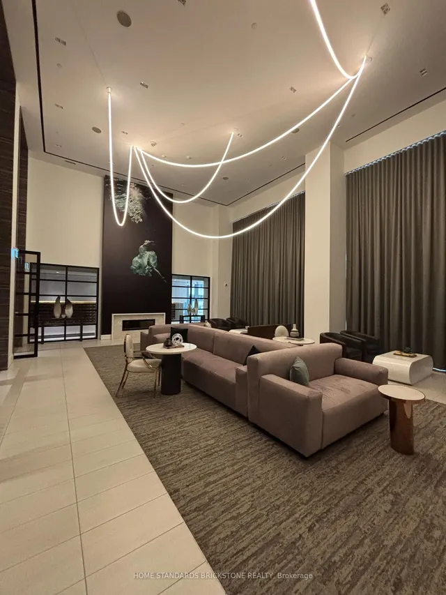 Additional image 21 of 39 Roehampton Ave Unit 609