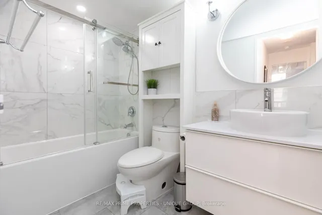 Additional image 16 of 633 Bay St Unit 903