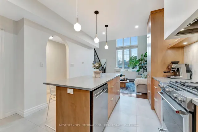 Additional image 6 of 555 King St Unit 303