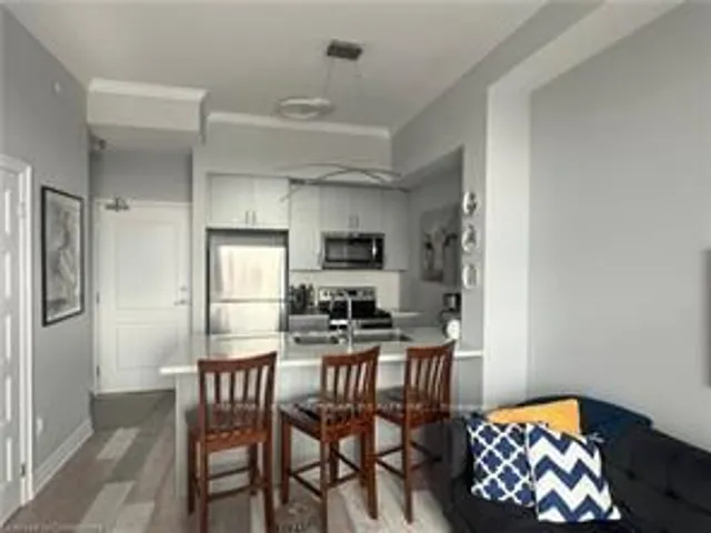 Additional image 5 of 450 Dundas St Unit 421