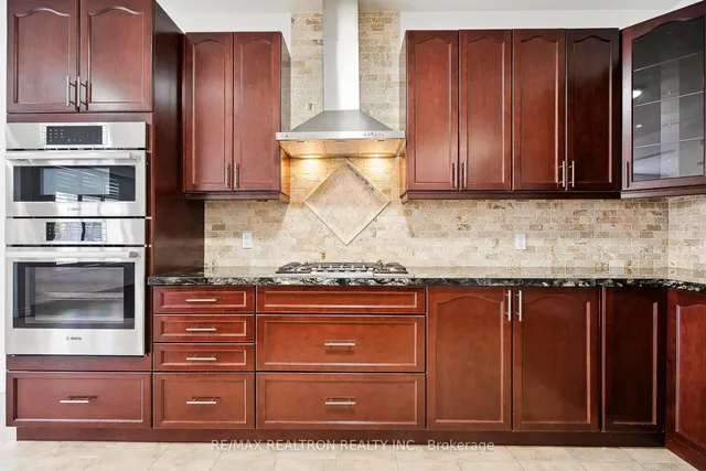 Additional image 8 of 87 Whistler St