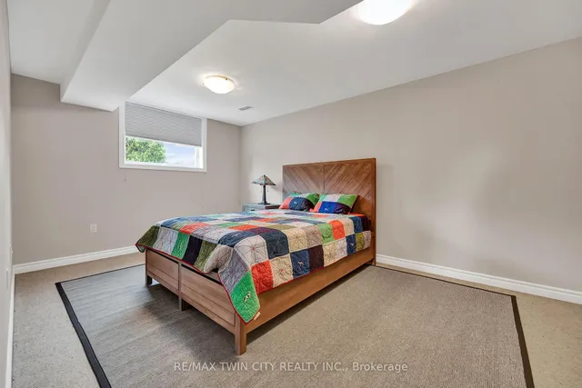 Additional image 24 of 10566 SECOND Line