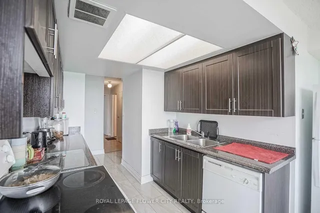 Additional image 3 of 10 Markbrook Lane Unit 411