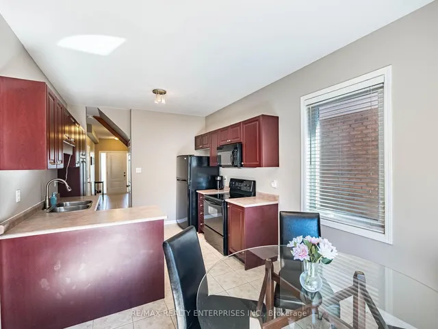 Additional image 15 of 256 Sherwood Rd