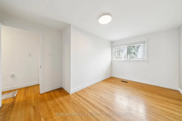 Additional image 25 of 1612 Wavell Cres