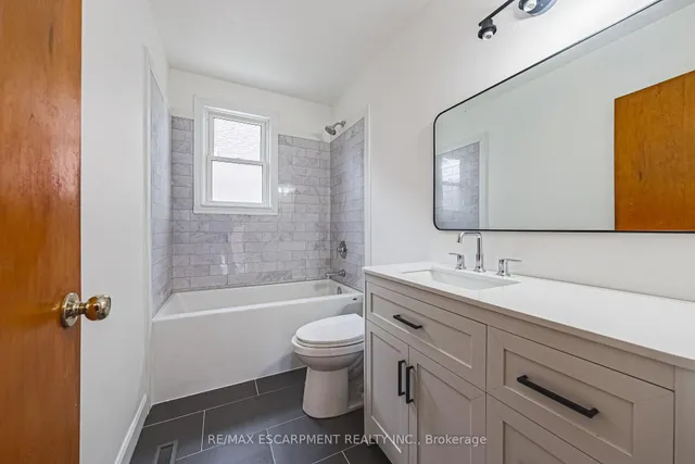 Additional image 7 of 8 Sinclair Crt