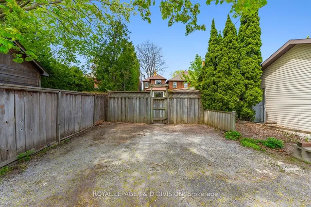 Additional image 35 of 325 Davisville Ave