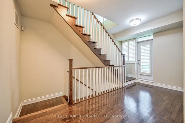 Additional image 23 of 761 Bay St Unit TH08