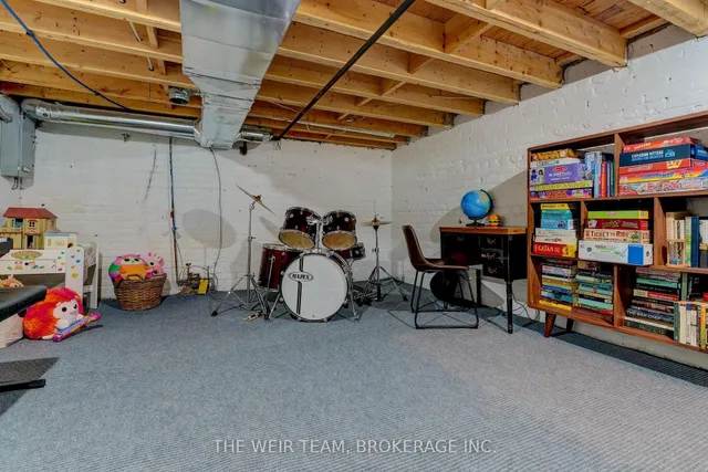 Additional image 36 of 1141 Woodbine Ave