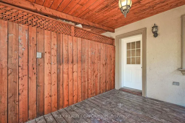 Additional image 34 of 192 Coxwell Ave