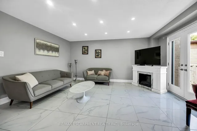 Additional image 10 of 707 Upper Wentworth St