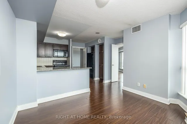 Additional image 15 of 125 Village Green Sq Unit 3703