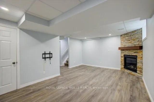 Additional image 16 of 945 Zeller Cres