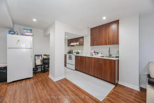 Additional image 35 of 69 Harbourtown Cres