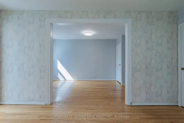 Additional image 22 of 34 CHISHOLM Ave