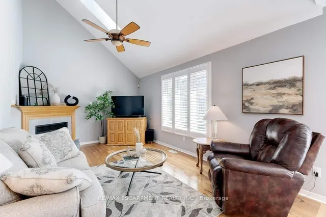 Additional image 14 of 137 Claudette Gate