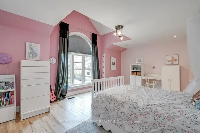 Additional image 33 of 246 Pomona Ave