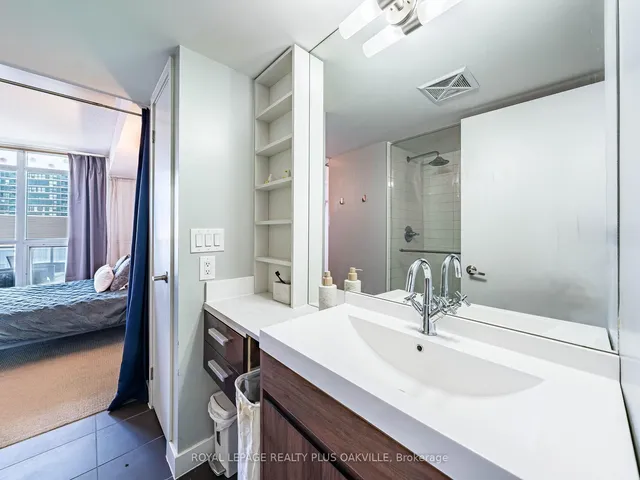 Additional image 22 of 38 Dan Leckie Way Unit 1603