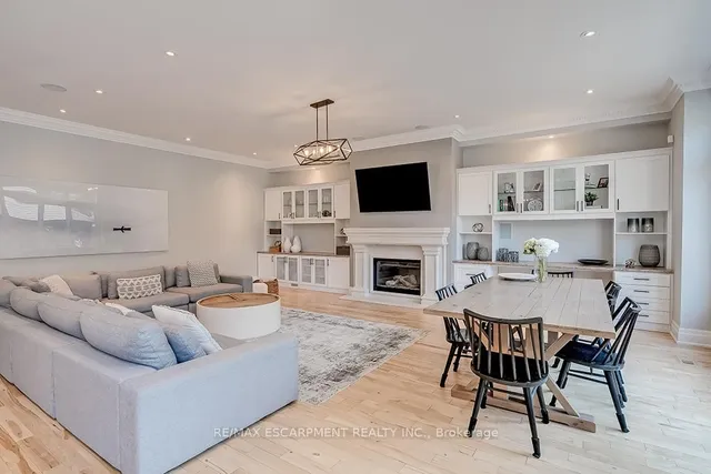 Additional image 17 of 246 Pomona Ave