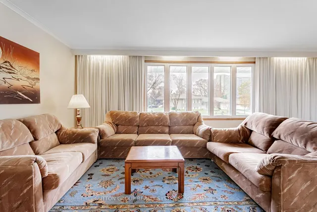 Additional image 5 of 994 Streamway Cres