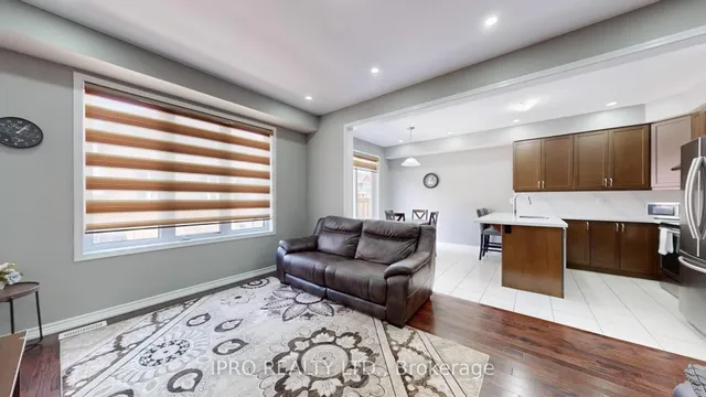 Additional image 7 of 28 Troyer St