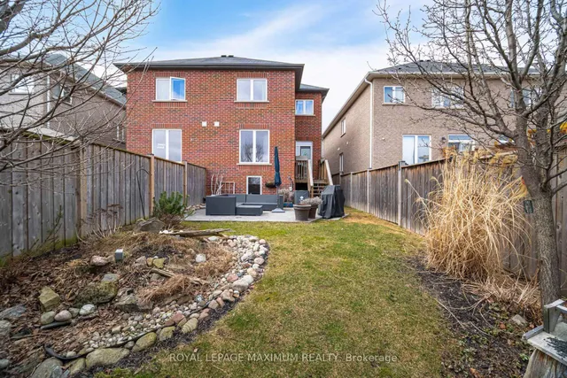 Additional image 48 of 134 Hazelton Ave