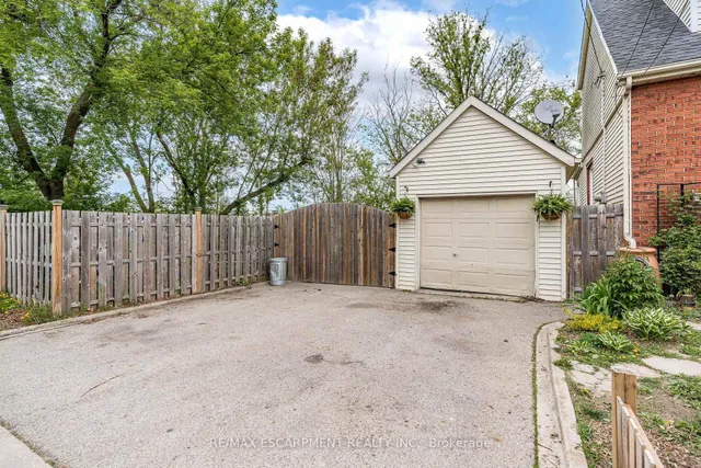 Additional image 4 of 464 Herkimer St