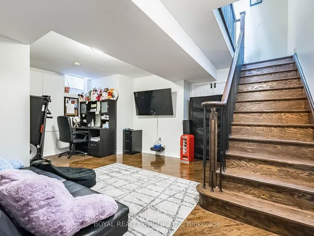 Additional image 37 of 13 Crevice Gate