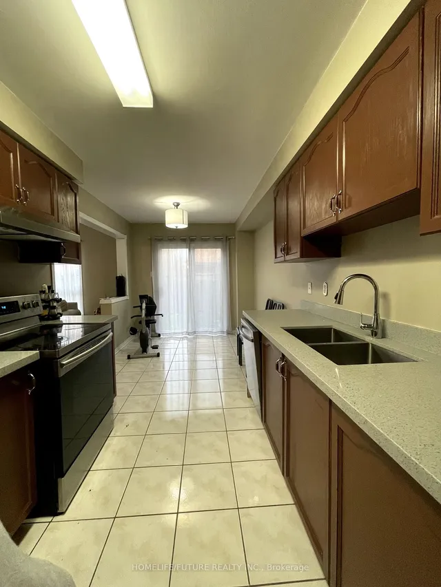 Additional image 10 of 14 Peachleaf Cres