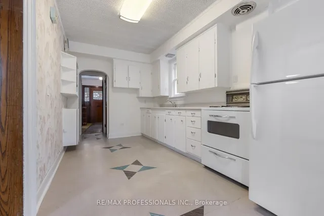 Additional image 15 of 377 Armadale Ave