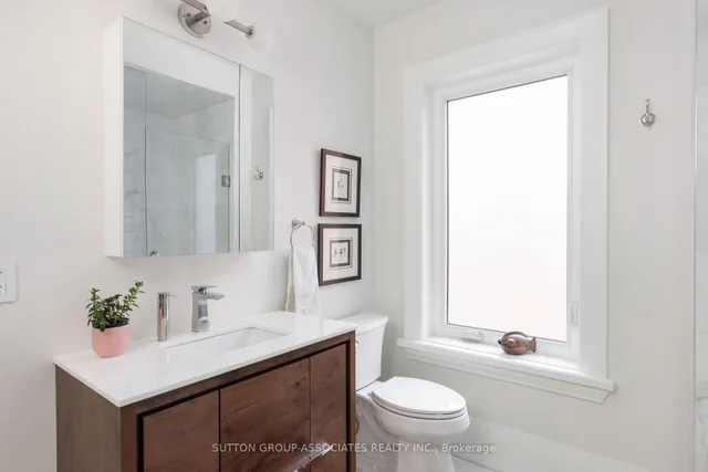 Additional image 19 of 38 Howland Ave