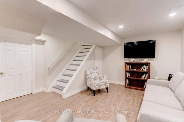 Additional image 28 of 2143 Clipper Cres