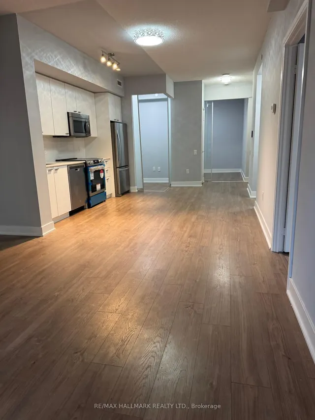Additional image 8 of 30 Roehampton Ave Unit 418