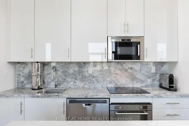 Additional image 10 of 460 Adelaide St Unit PH 216