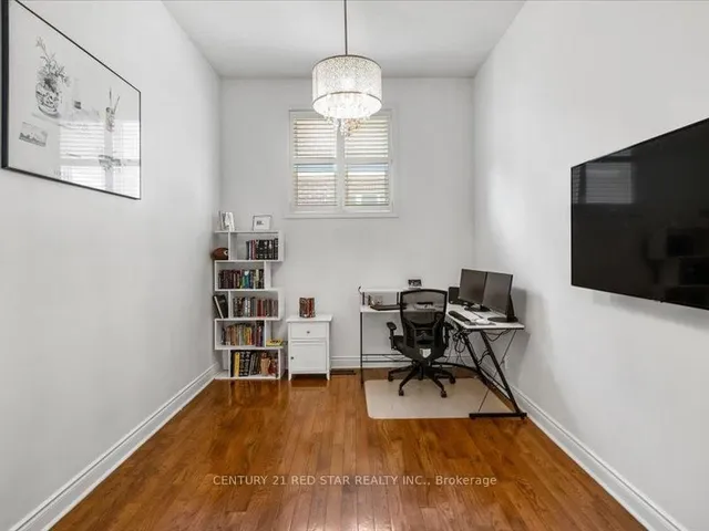 Additional image 24 of 31 Eiffel Blvd