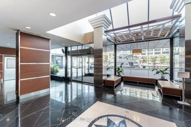 Additional image 4 of 77 Harbour Sq Unit 1812