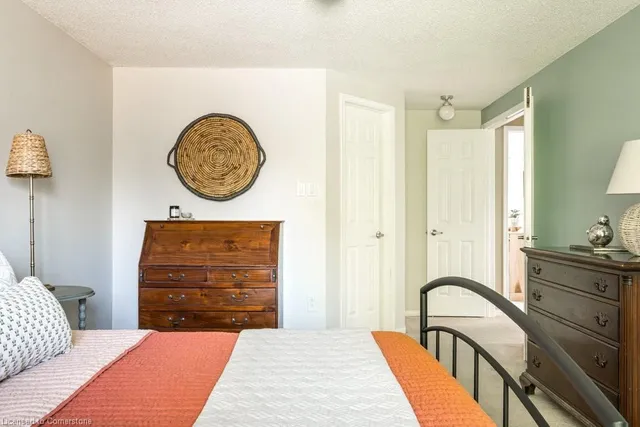 Additional image 33 of 15 Onondaga Dr