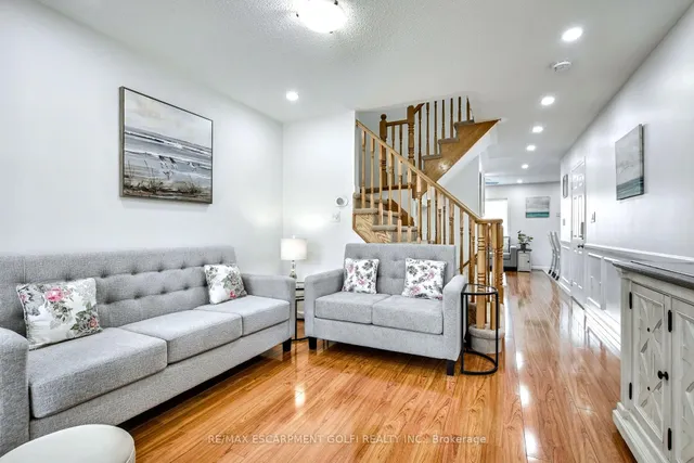 Additional image 5 of 4043 Gunby Cres