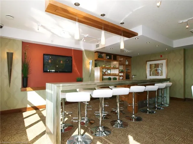 Additional image 36 of 112 Benton St Unit 710