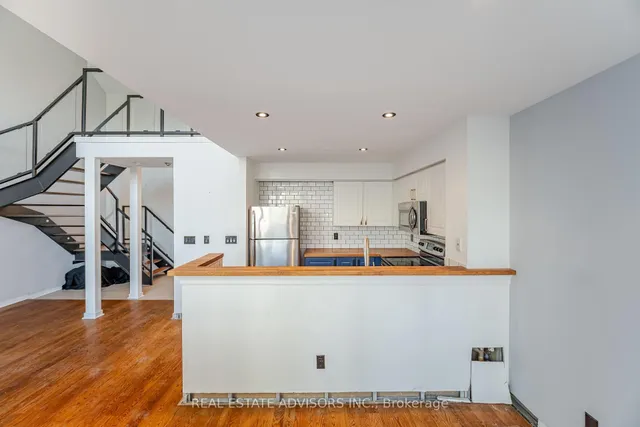 Additional image 10 of 300 Manitoba St Unit 102