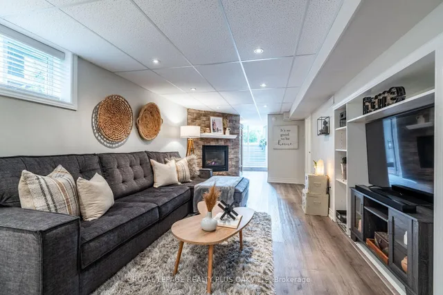 Additional image 28 of 548 Regina Dr