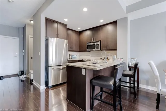 Additional image 4 of 551 Maple Ave Unit 504