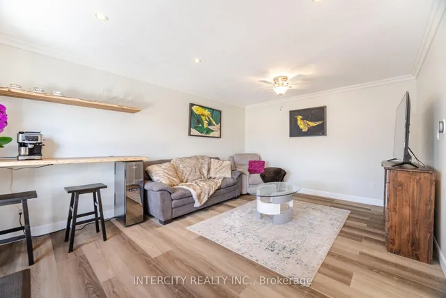 Additional image 19 of 35 Lower Canada Cres