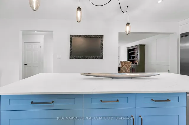 Additional image 11 of 6 Tinder Lane